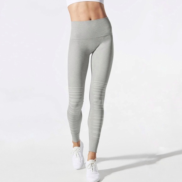 Blanqi SportSupport Hipster Cuffed Legging in Dove Grey Size Medium - Picture 2 of 7